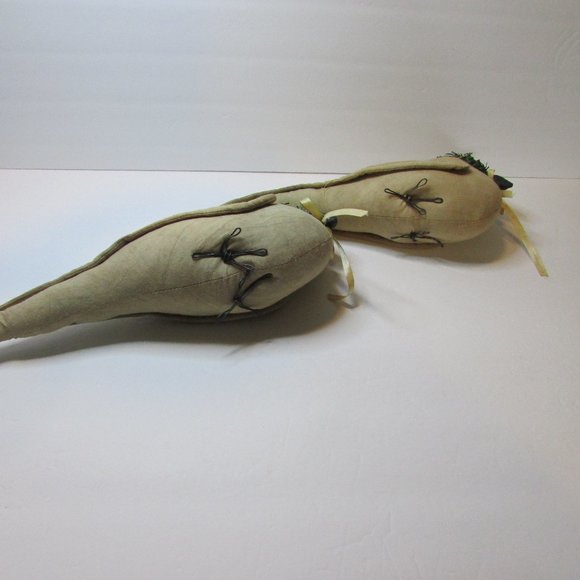 primitive looking Christmas decor 2 stuffed dove birds and filled stocking lot - Picture 8 of 11